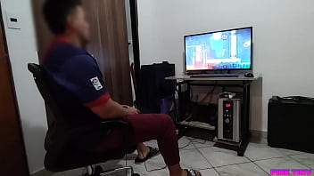 sex 动画中文字幕 girl 18 wants to play on my pc she has to do it sitting on my legs hd