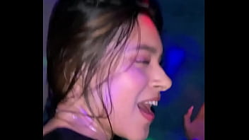 sex 完全しろうと隠し撮り latina teen fucks hard with strange at nightclub hd
